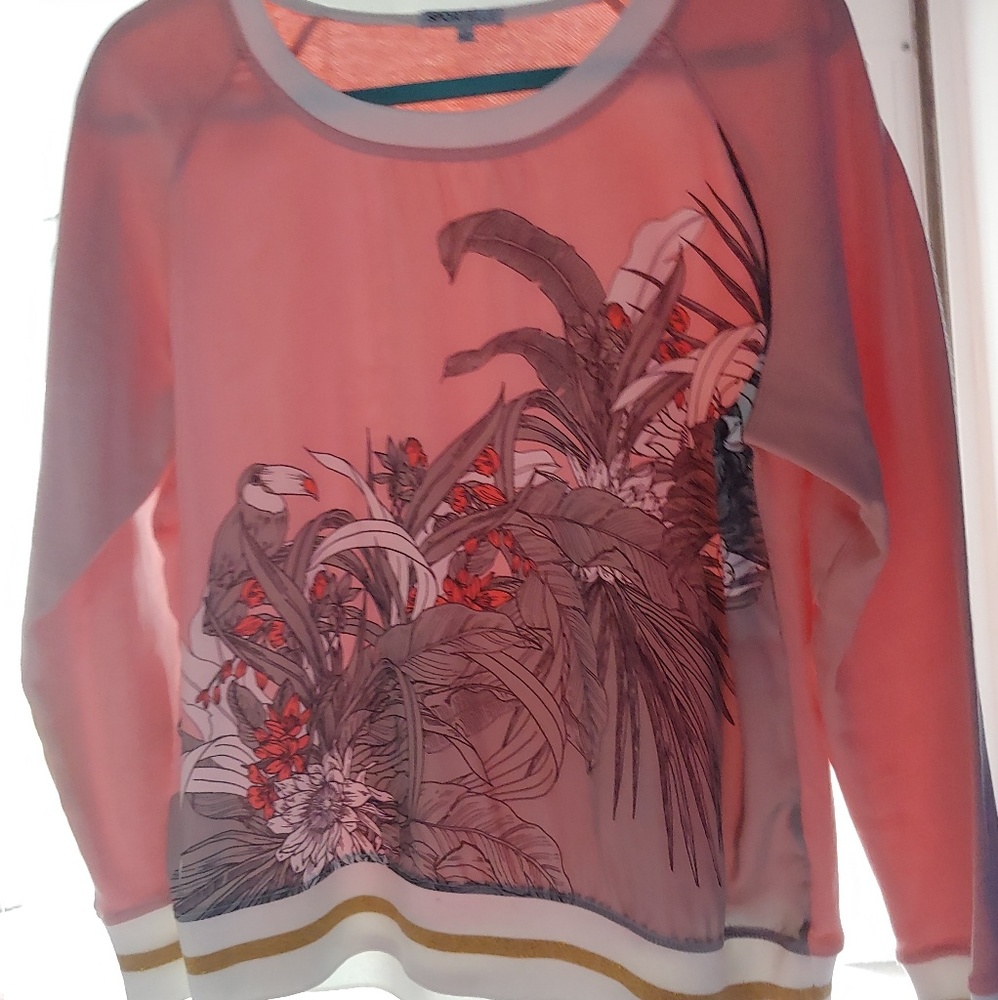 Top toucan rainforest long sleeve pullover